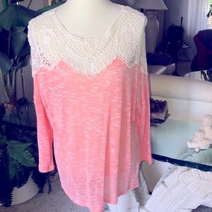 SZ L NWOT JODIFL GORGEOUS TOP WITH Crochet Lace Neckline